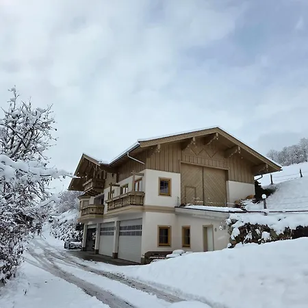 In Near Kitzbuehel Area アパート ミッタージル